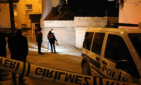 G­a­z­i­a­n­t­e­p­­t­e­ ­p­o­l­i­s­e­ ­s­i­l­a­h­l­ı­ ­s­a­l­d­ı­r­ı­
